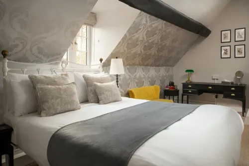 Deluxe Double room at Springfield House B&B, Coleshill near Birmingham Airport