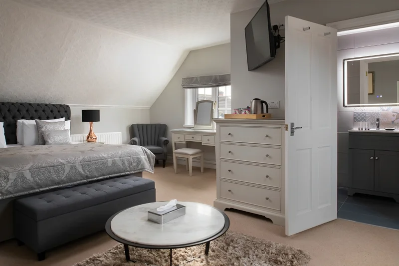 Ensuite room at Springfield House B&B — comfortable accommodation near Packington Estate and Coventry